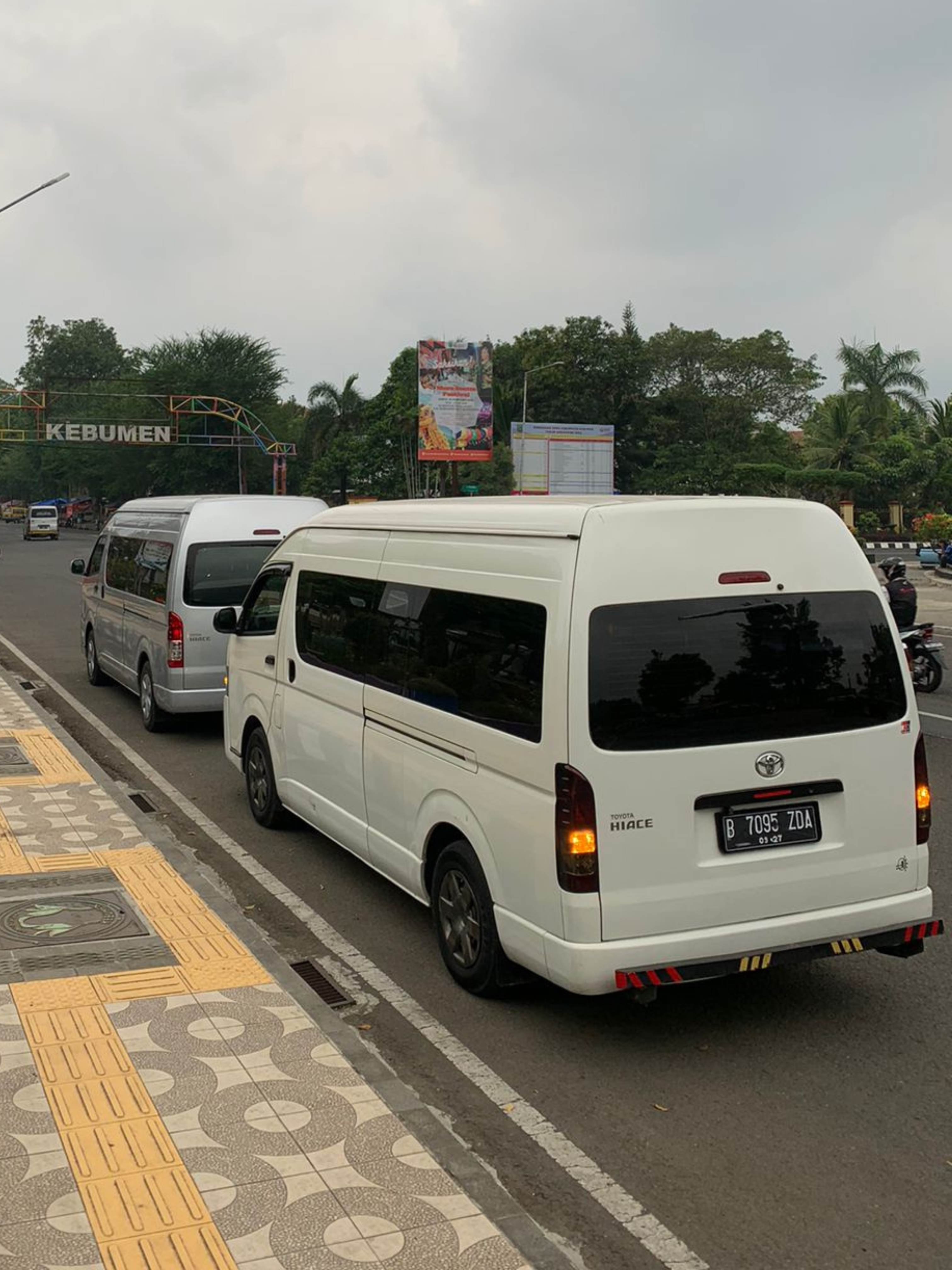 Sewa HIACE Kebumen